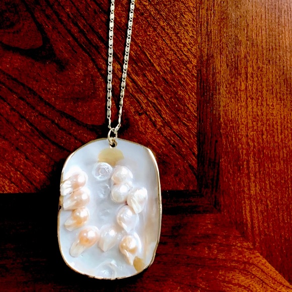 Beautiful necklace with Mother-of-pearl tablet pendant & 10 real pearls - Picture 11 of 15